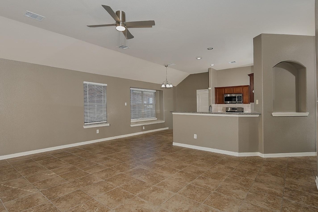 9606 Arched Oak Drive - Photo 10