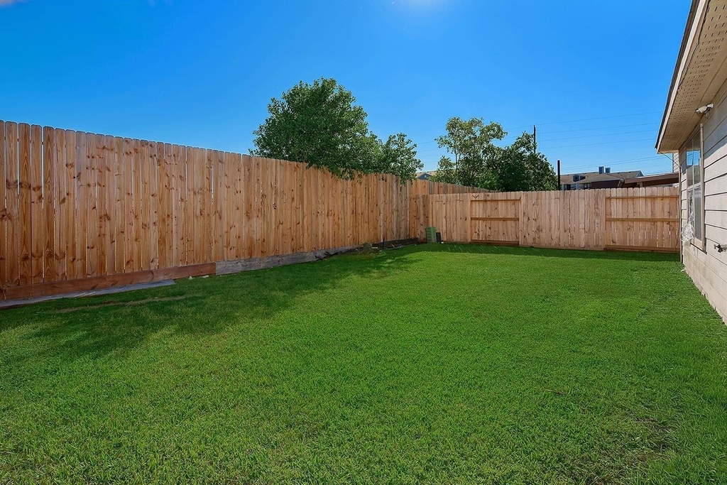 9606 Arched Oak Drive - Photo 18