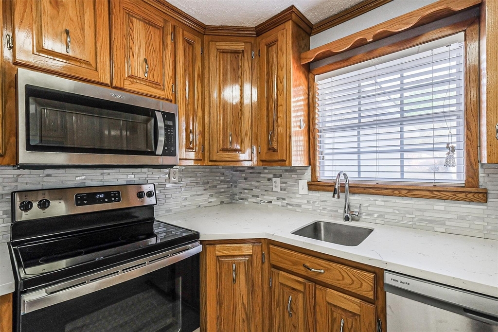 4319 Pine Meadow Drive - Photo 4