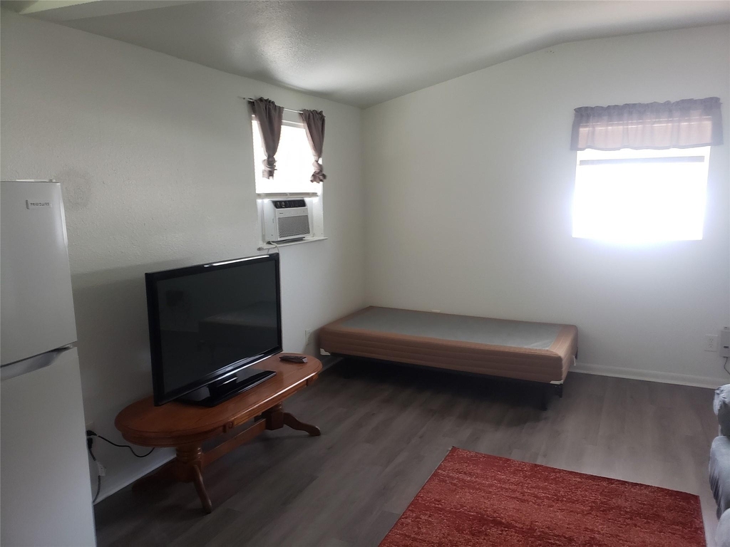 3818 Hamid Boulevard - Photo 8