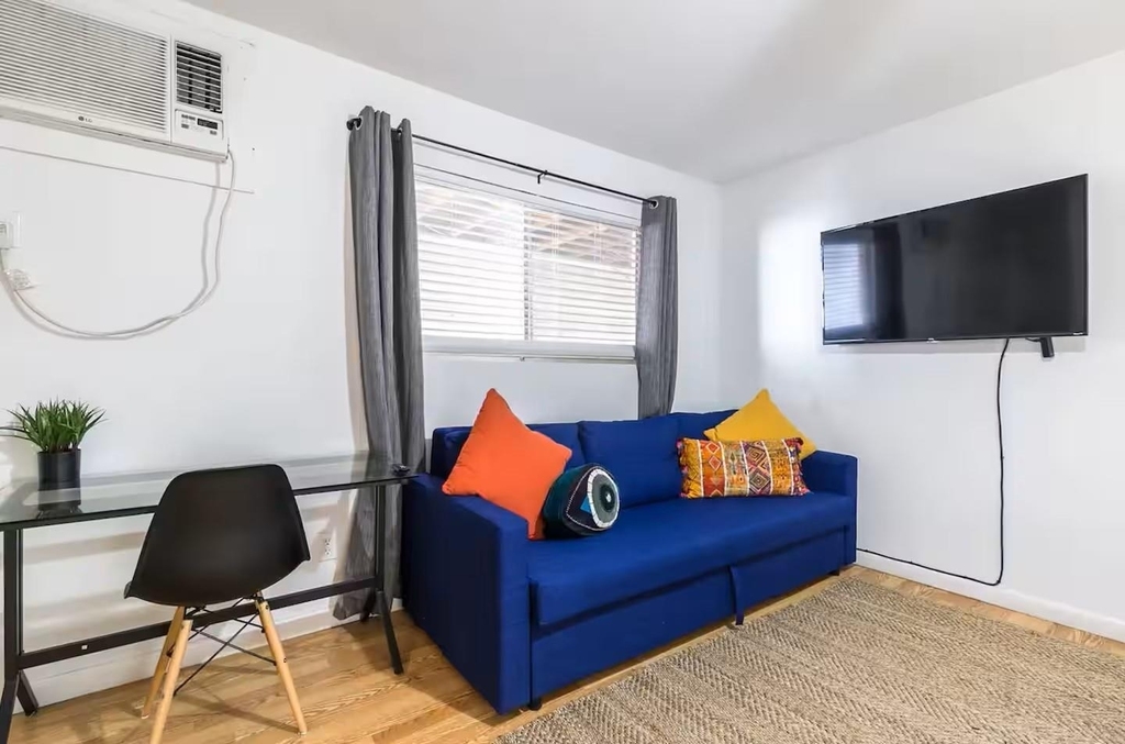 1903 Commonwealth Street - Photo 10