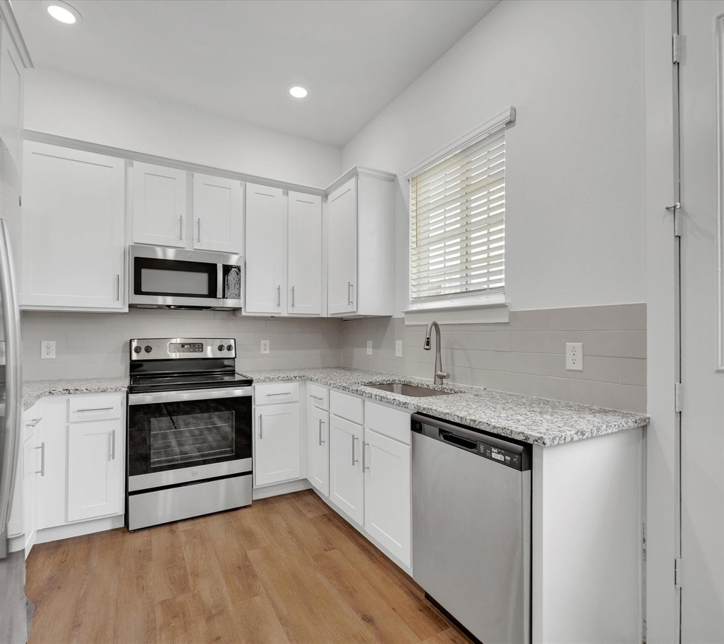 2709-808 Rockhill Road - Photo 4