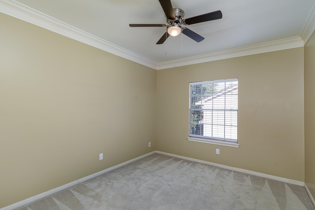 4418 Jane Street - Photo 20