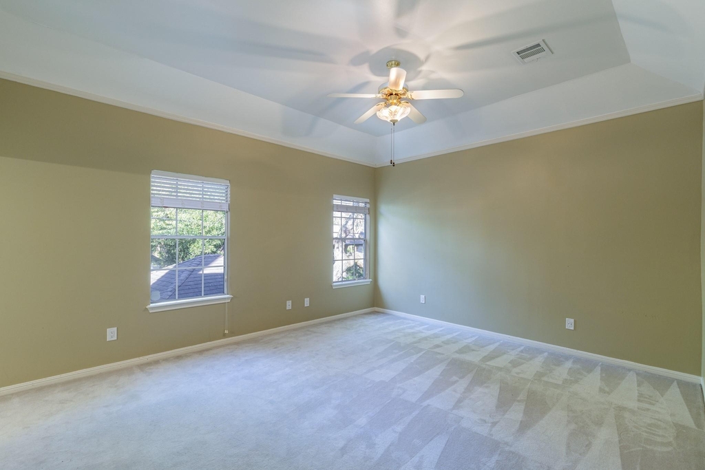 4418 Jane Street - Photo 14