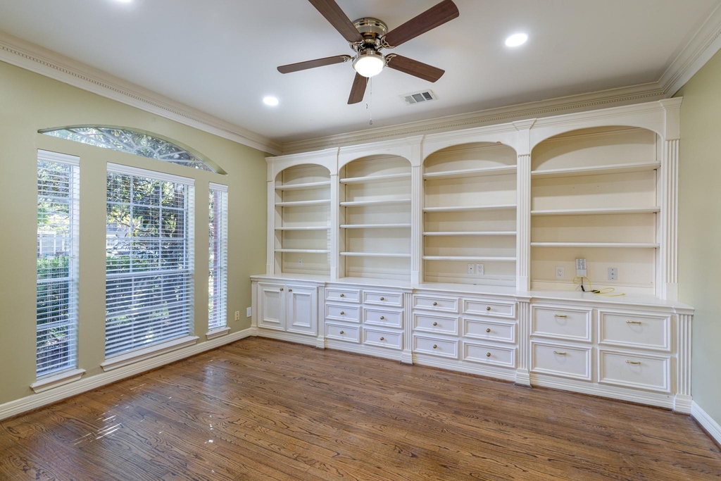 4418 Jane Street - Photo 8