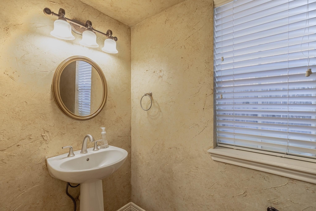 4418 Jane Street - Photo 13