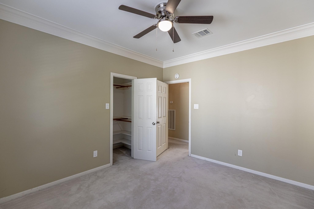 4418 Jane Street - Photo 19