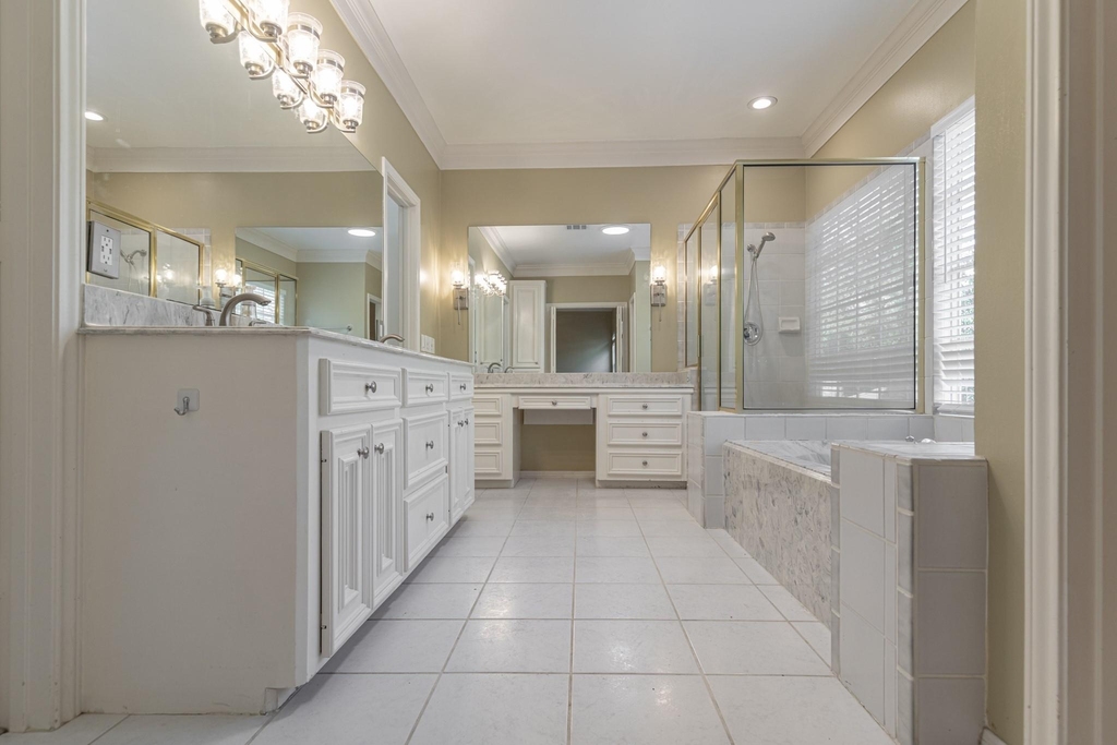 4418 Jane Street - Photo 16
