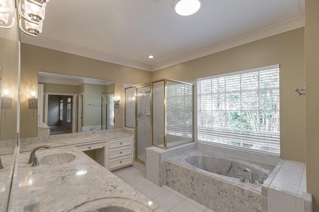 4418 Jane Street - Photo 15