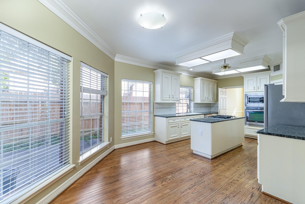 4418 Jane Street - Photo 1