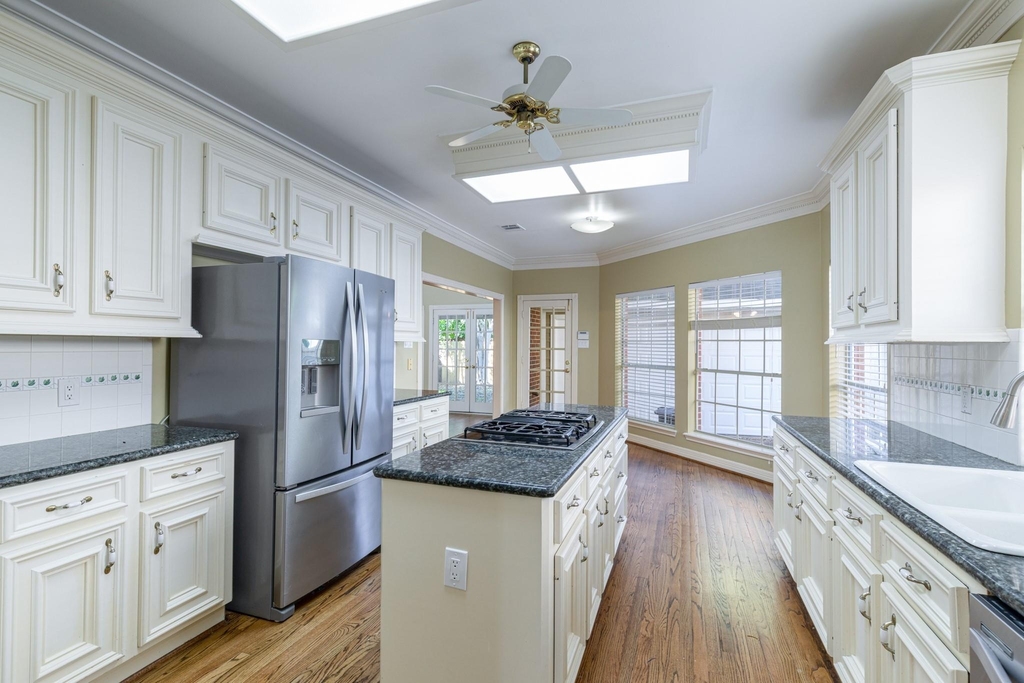 4418 Jane Street - Photo 4