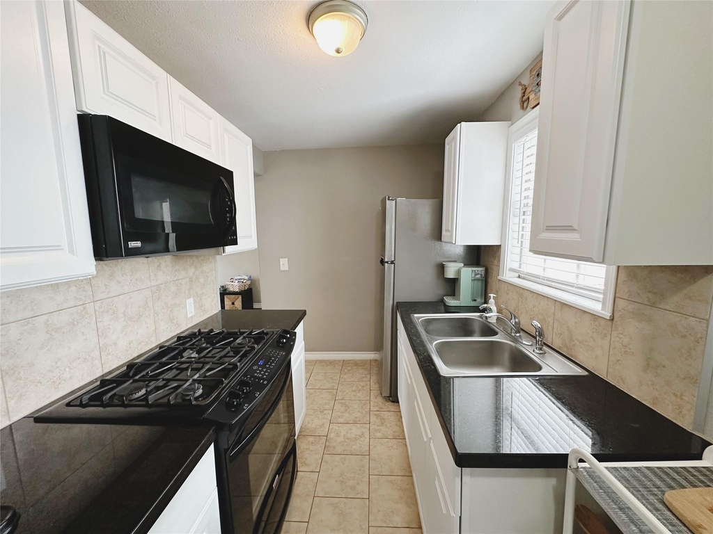 5605 Robertson Street - Photo 6
