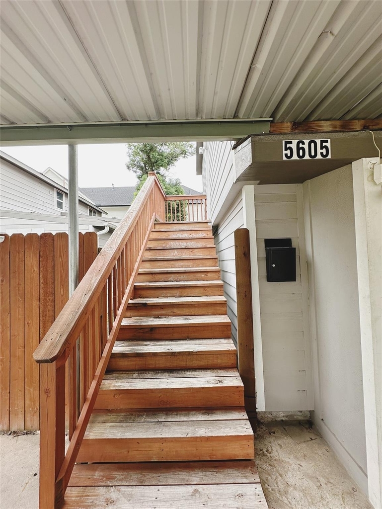 5605 Robertson Street - Photo 9