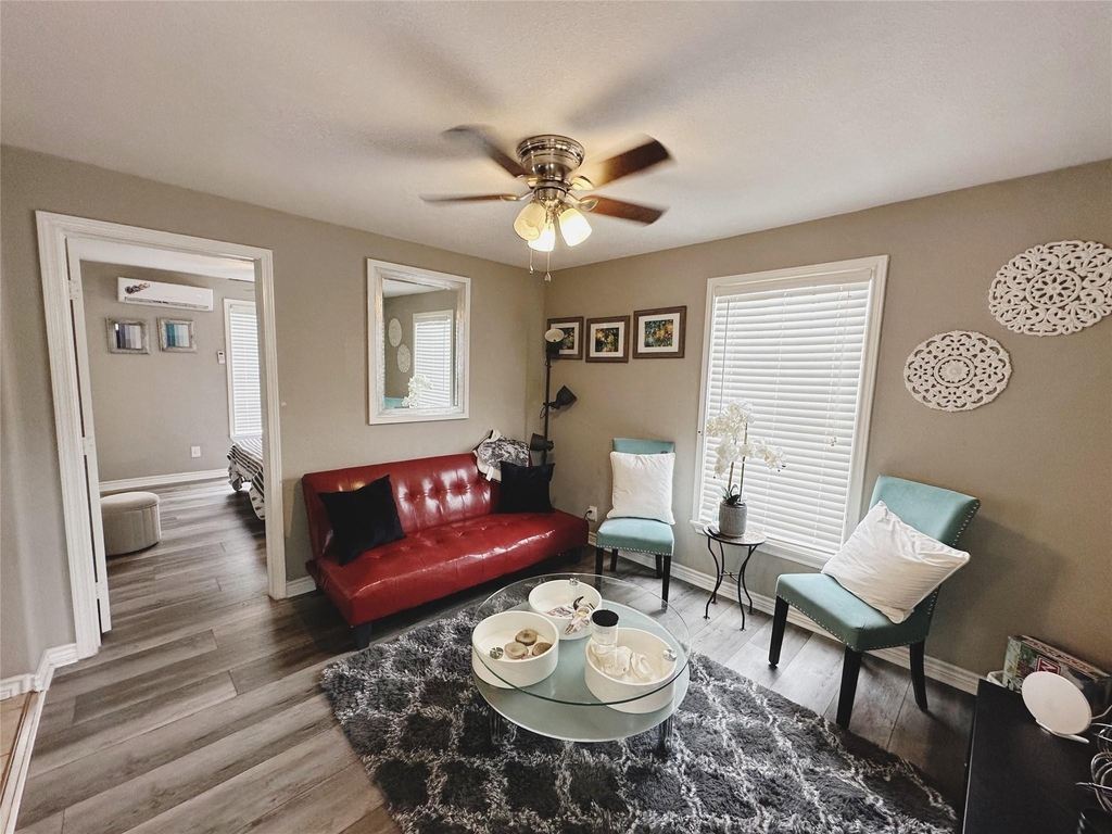 5605 Robertson Street - Photo 0