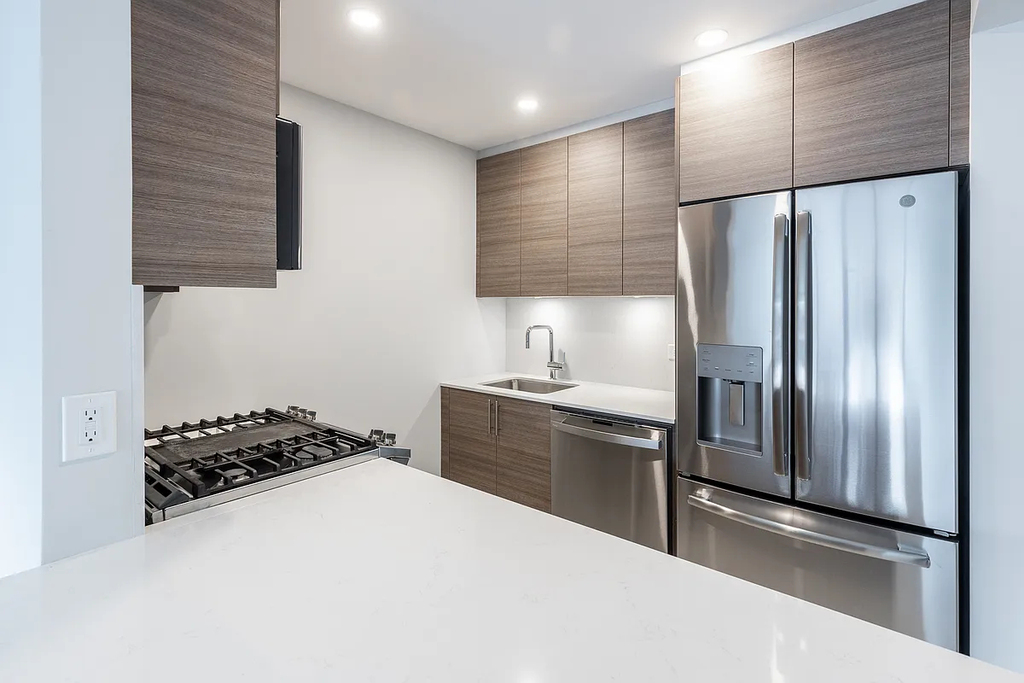 West 48th Street, New York, NY 10019 - Photo 2