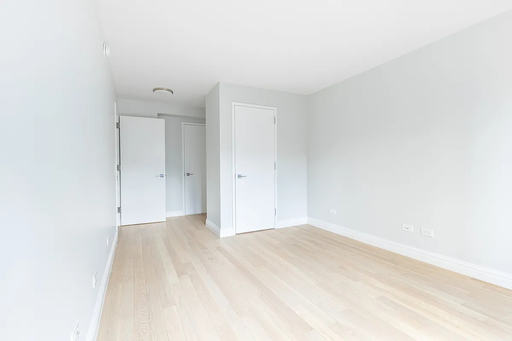 West 48th Street, New York, NY 10019 - Photo 6