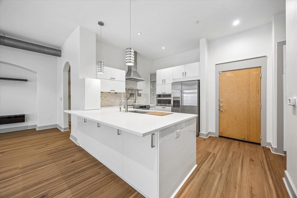 1901 Post Oak Boulevard - Photo 1