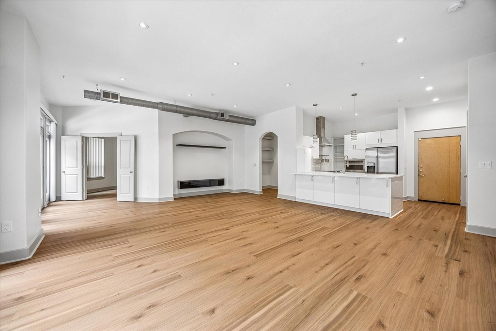 1901 Post Oak Boulevard - Photo 2