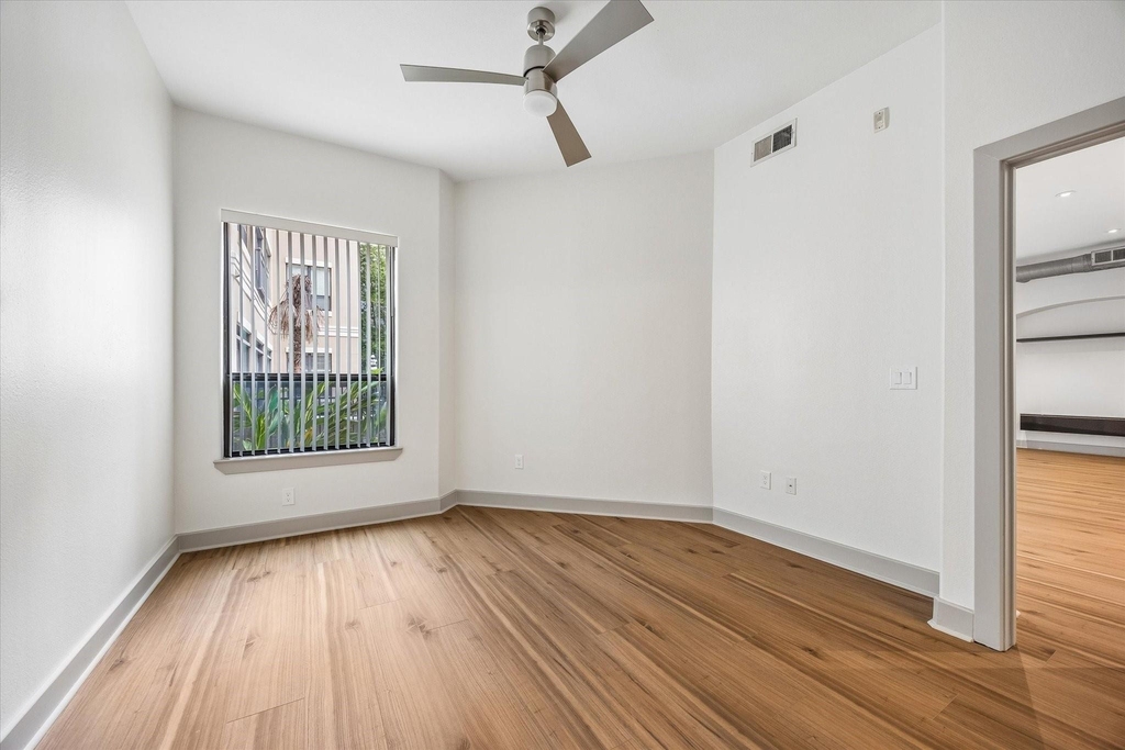 1901 Post Oak Boulevard - Photo 14