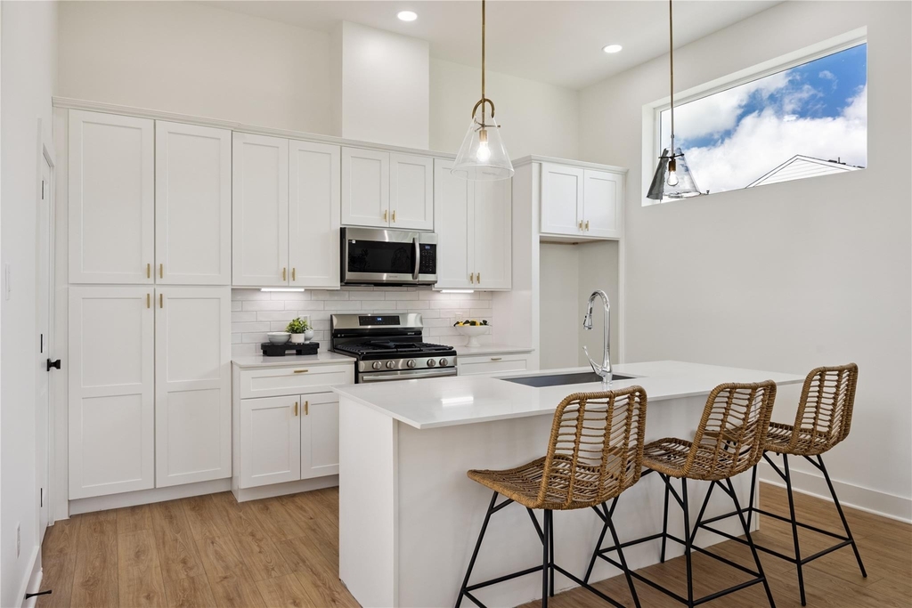 835 Rachel Street - Photo 1