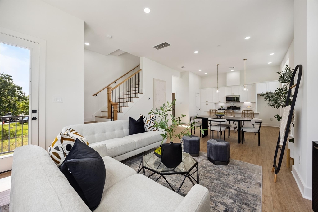 835 Rachel Street - Photo 8