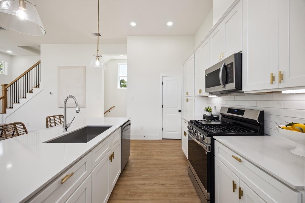 835 Rachel Street - Photo 3