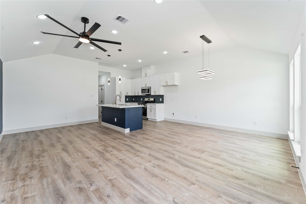 9001 Nyssa Street - Photo 7