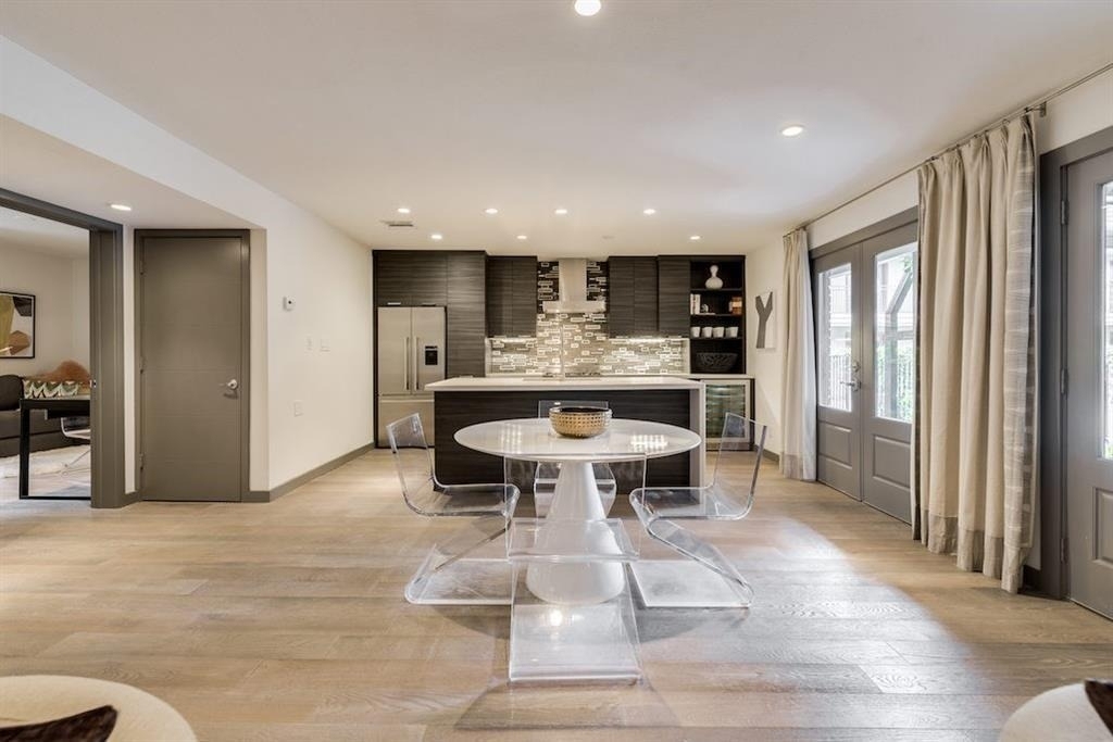 1410 Hyde Park Boulevard - Photo 6