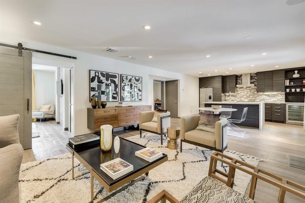 1410 Hyde Park Boulevard - Photo 1