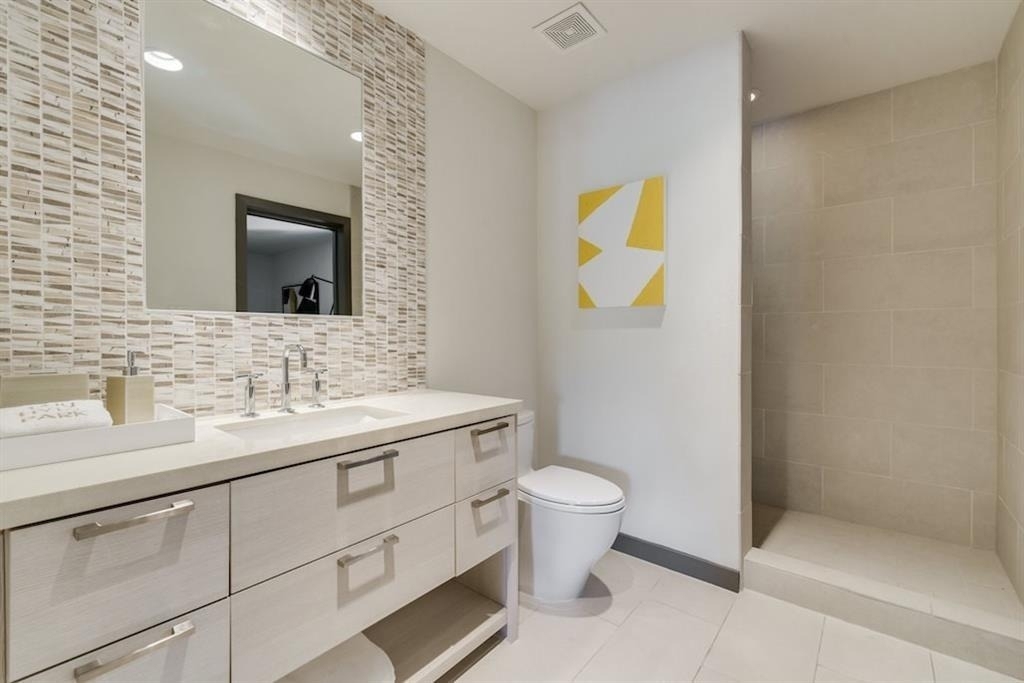 1410 Hyde Park Boulevard - Photo 19