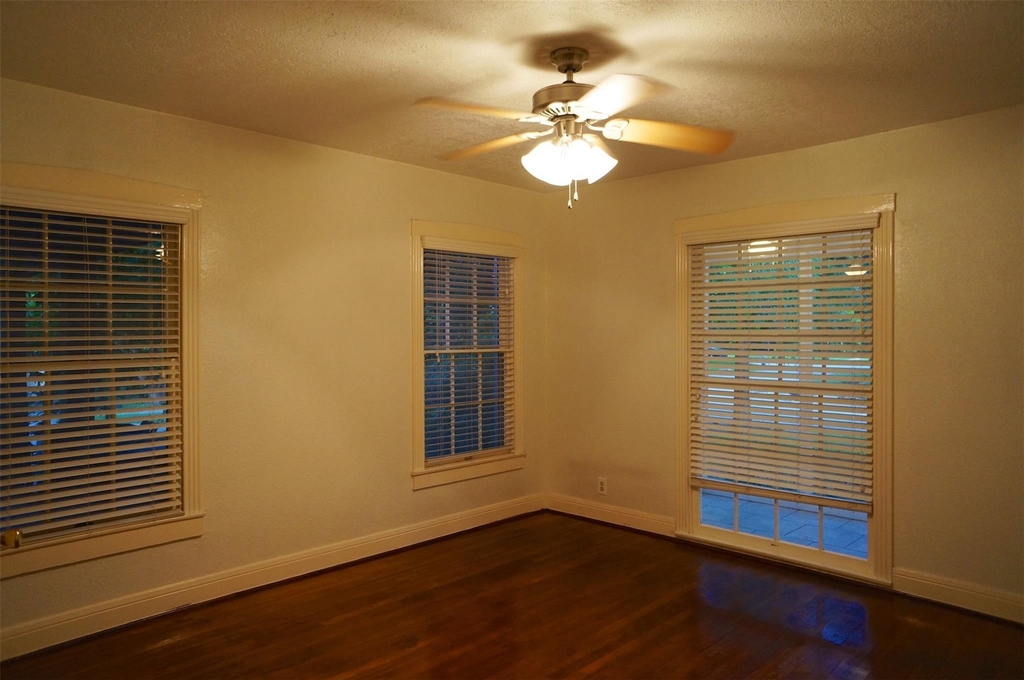 2404 Nottingham Street - Photo 8