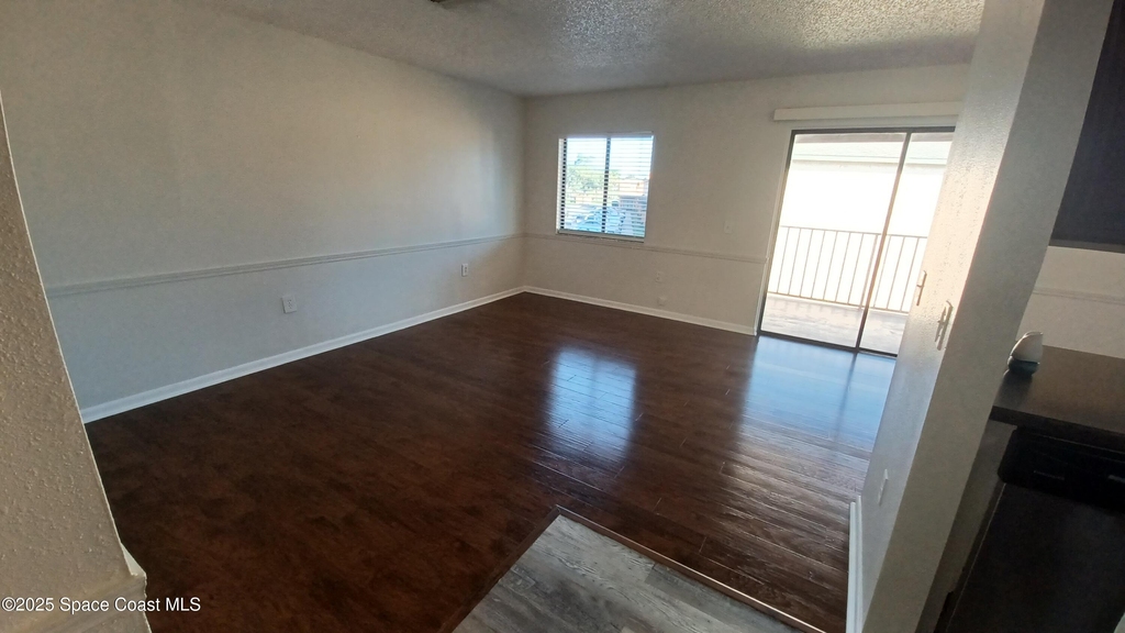 214 San Juan Circle - Photo 2