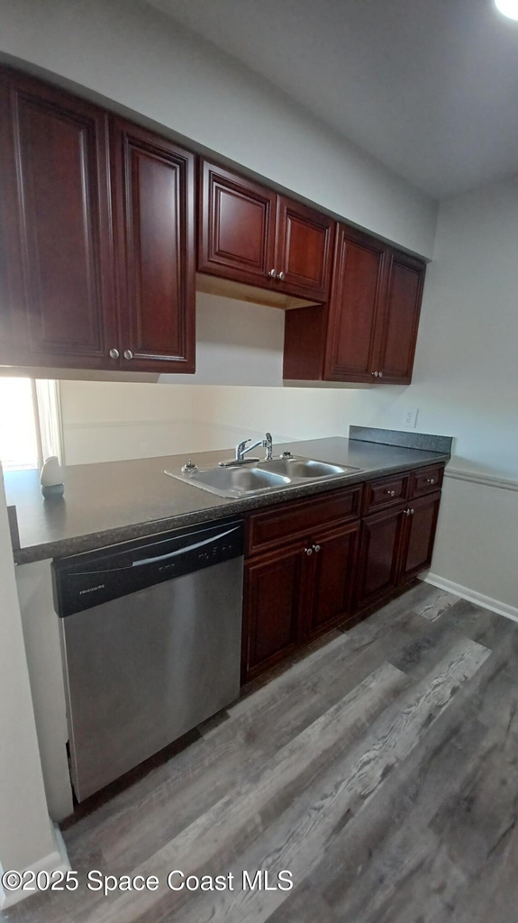 214 San Juan Circle - Photo 4