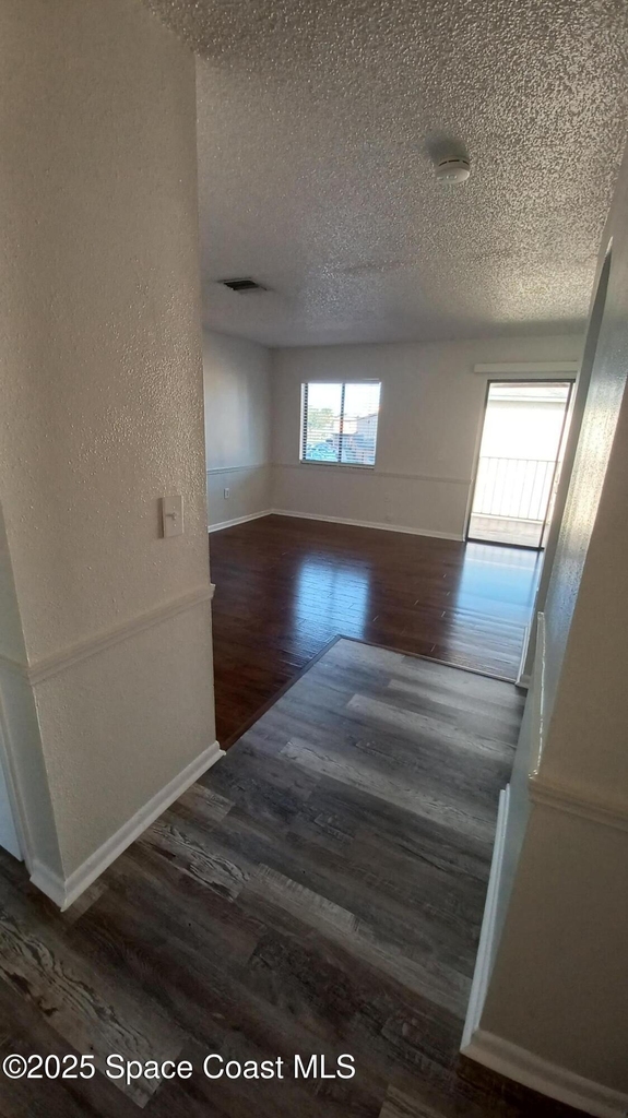 214 San Juan Circle - Photo 1
