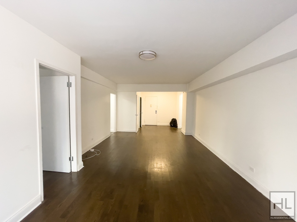 East 57 Street - Photo 4