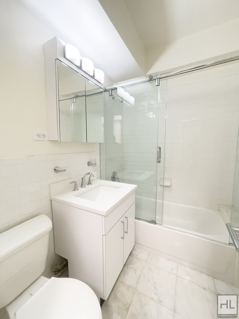 East 57 Street - Photo 10