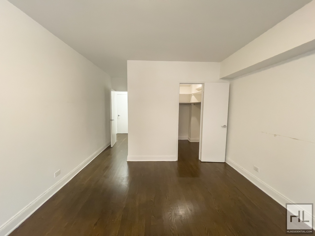 East 57 Street - Photo 6