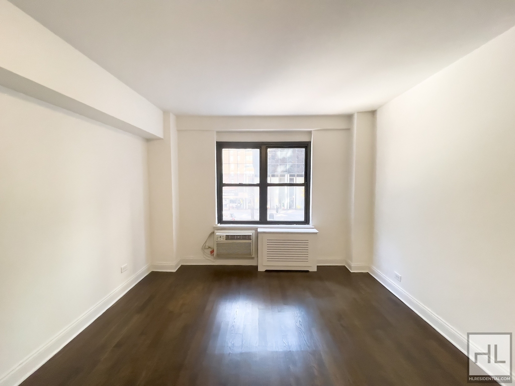 East 57 Street - Photo 5