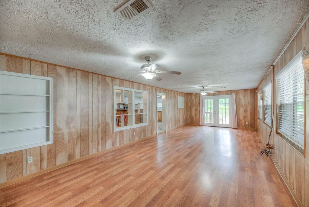 104 W Paradise Drive - Photo 3