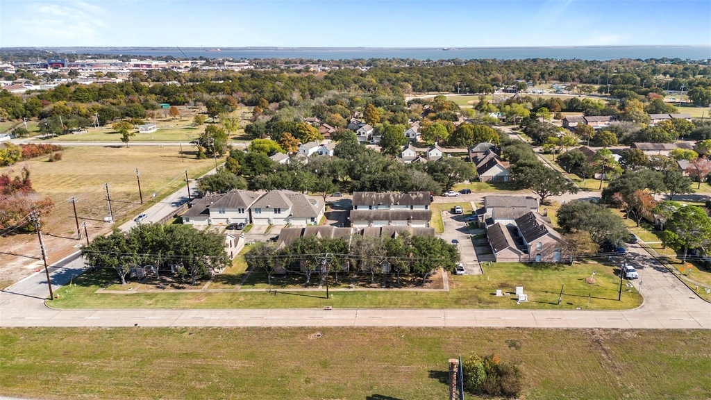 1413 Highway 146 S - Photo 27