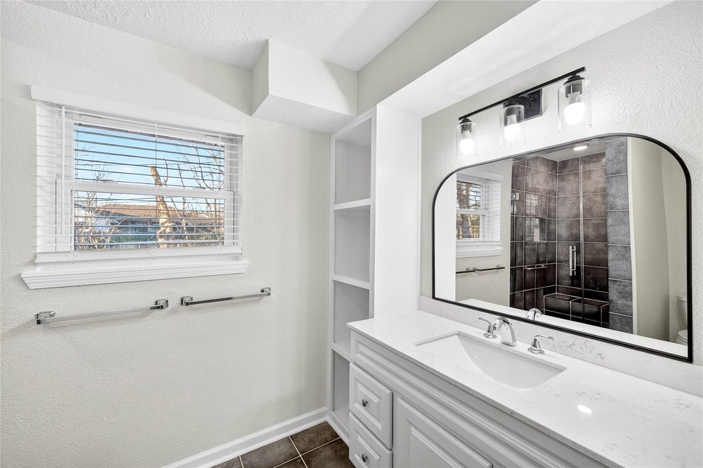 535 Elton Street - Photo 9