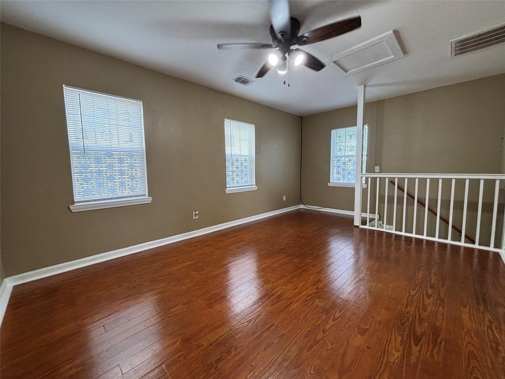 422 W Burleson Street - Photo 3