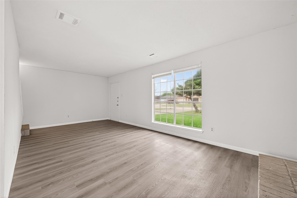 7523 La Place Drive - Photo 7