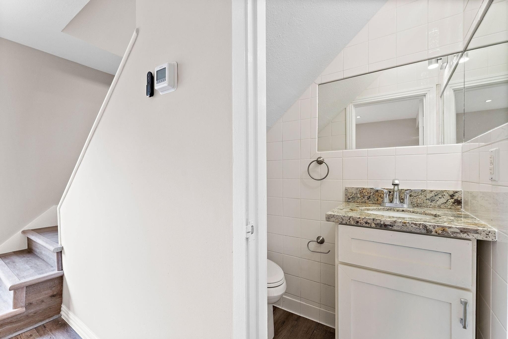 1409 Maryland Street - Photo 2