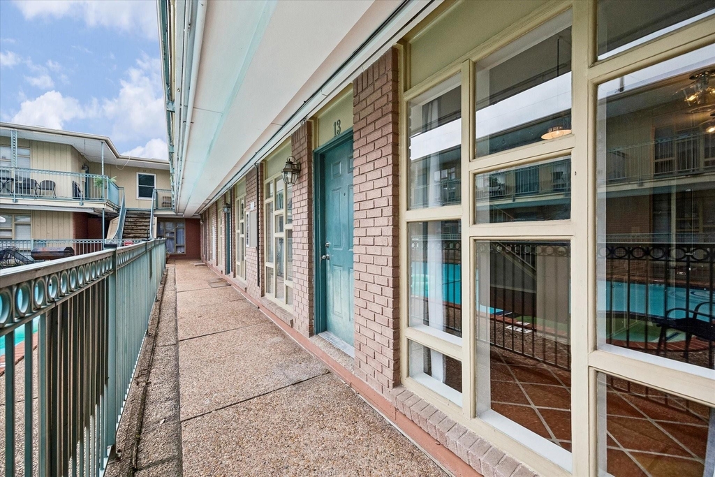 3502 Burlington Street - Photo 9
