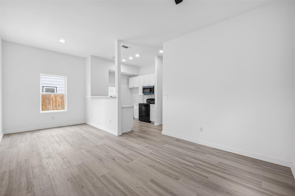 9007 Hilda Street - Photo 2