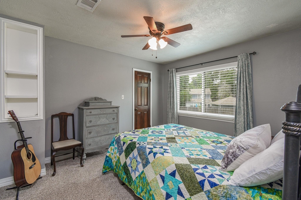 310 Prince Of Wales Street - Photo 16