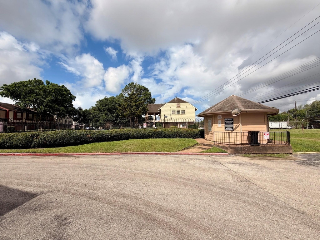 7700 Creekbend Drive - Photo 23