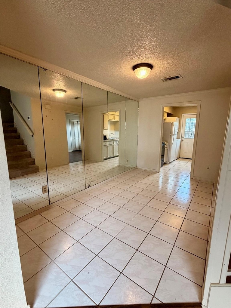 7700 Creekbend Drive - Photo 3