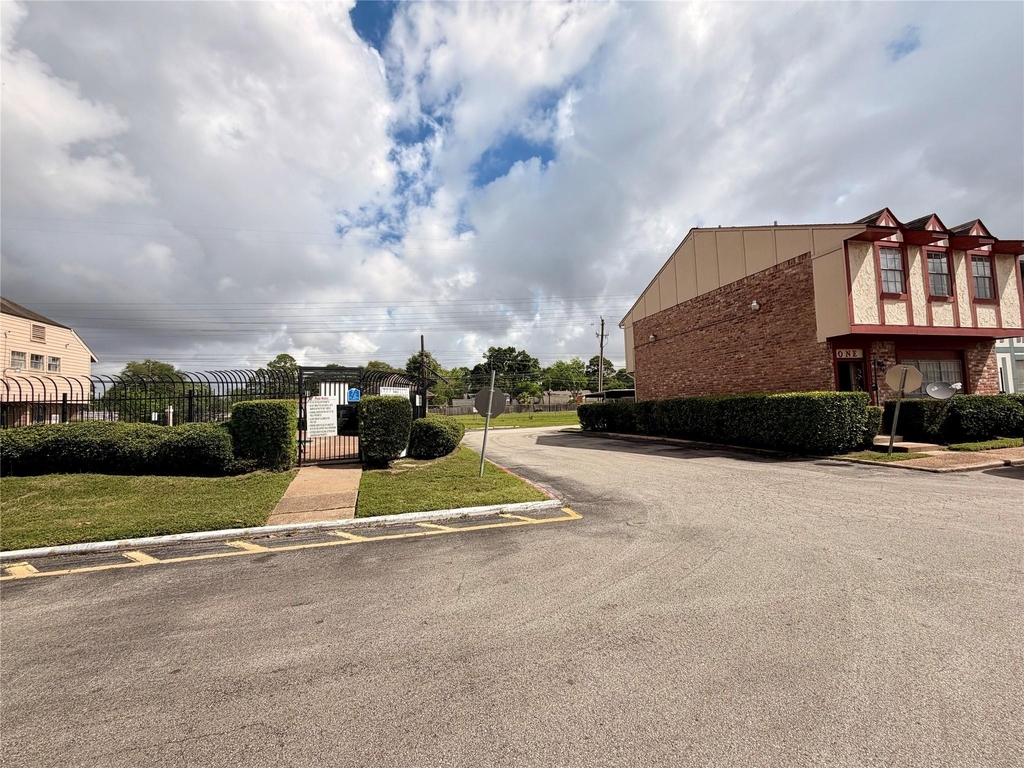 7700 Creekbend Drive - Photo 25